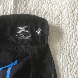 2XU women thigh